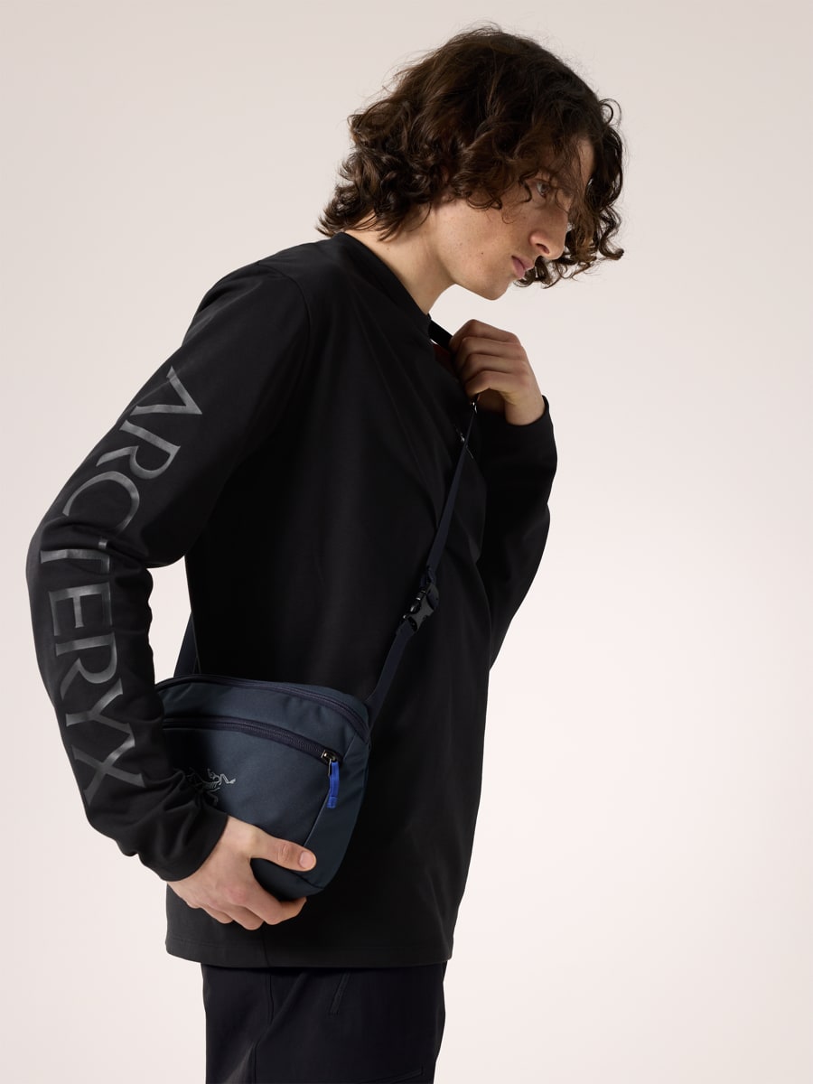 Buy Mantis 2 Waist Pack Black Sapphire/Vitality here | Outnorth